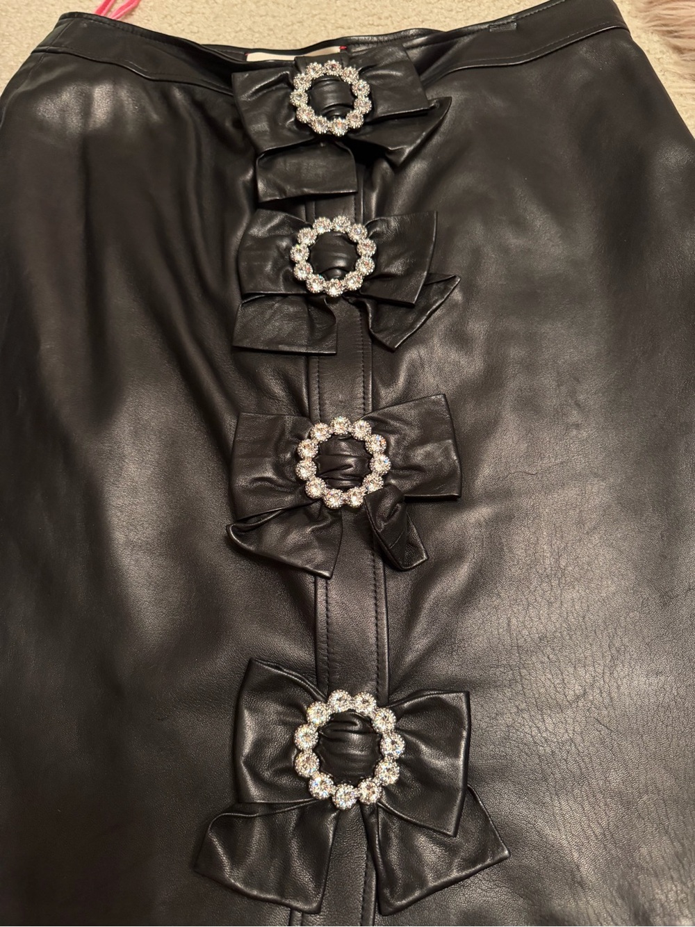 Authentic Gucci Black lamb leather Mini Skirt with Decorative Bow Rosette Accent - Picture 3 of 8